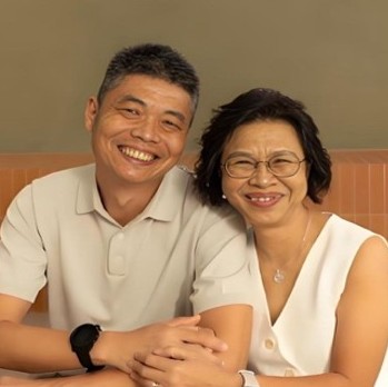 Picture of Ding Mei Ling and Andrew Hong